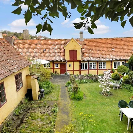 5635-gudhjem-kirkestien-3 * غودهيم
